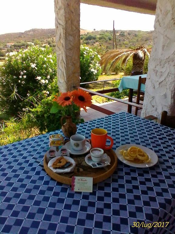 Farm Stay Gli Oleandri Loiri Porto San Paolo Luaran gambar